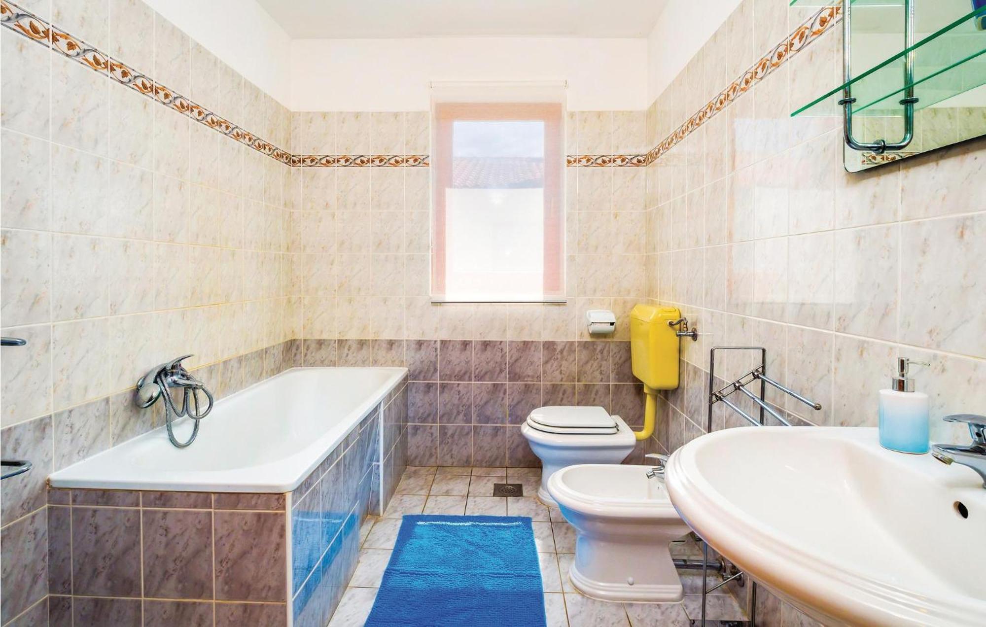 2 Bedroom Gorgeous Apartment In Rabac Ngoại thất bức ảnh