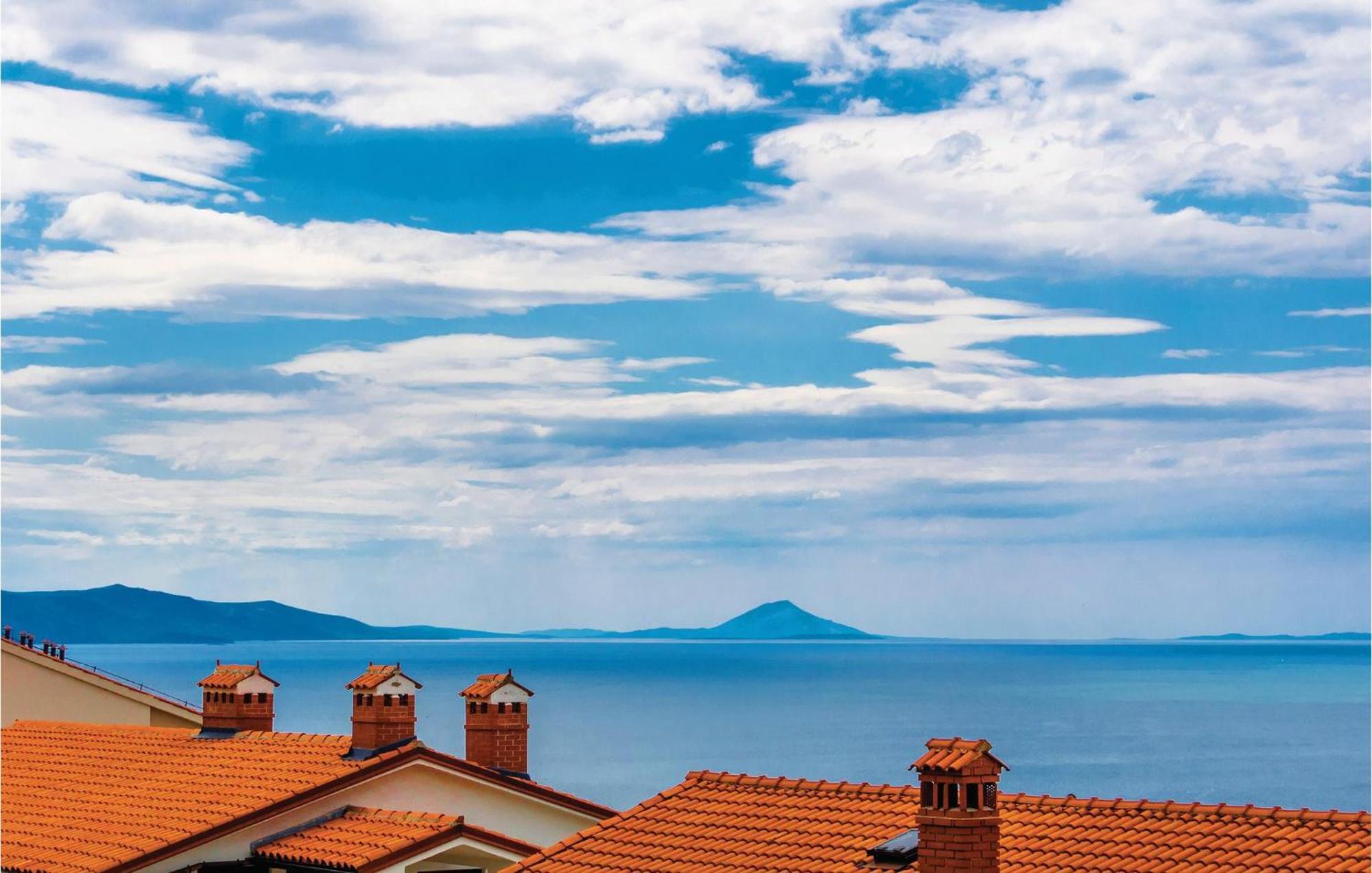 2 Bedroom Gorgeous Apartment In Rabac Ngoại thất bức ảnh